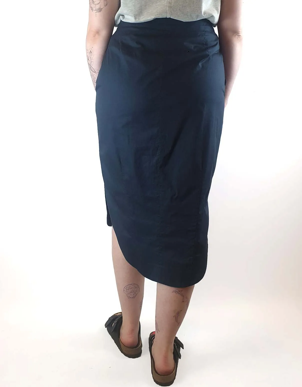 Gorman navy cotton pencil skirt with rounded bottom hem size 12