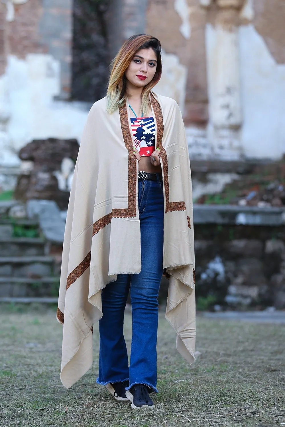 Graceful Beige Colour Semi Pashmina Sozni Shawl With Beautiful Border Owning A Unique Accessory.