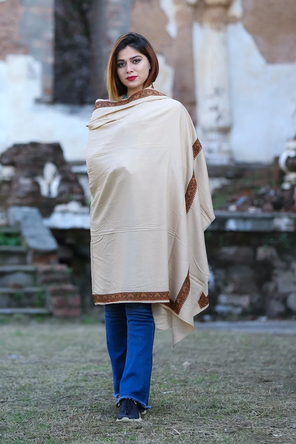 Graceful Beige Colour Semi Pashmina Sozni Shawl With Beautiful Border Owning A Unique Accessory.