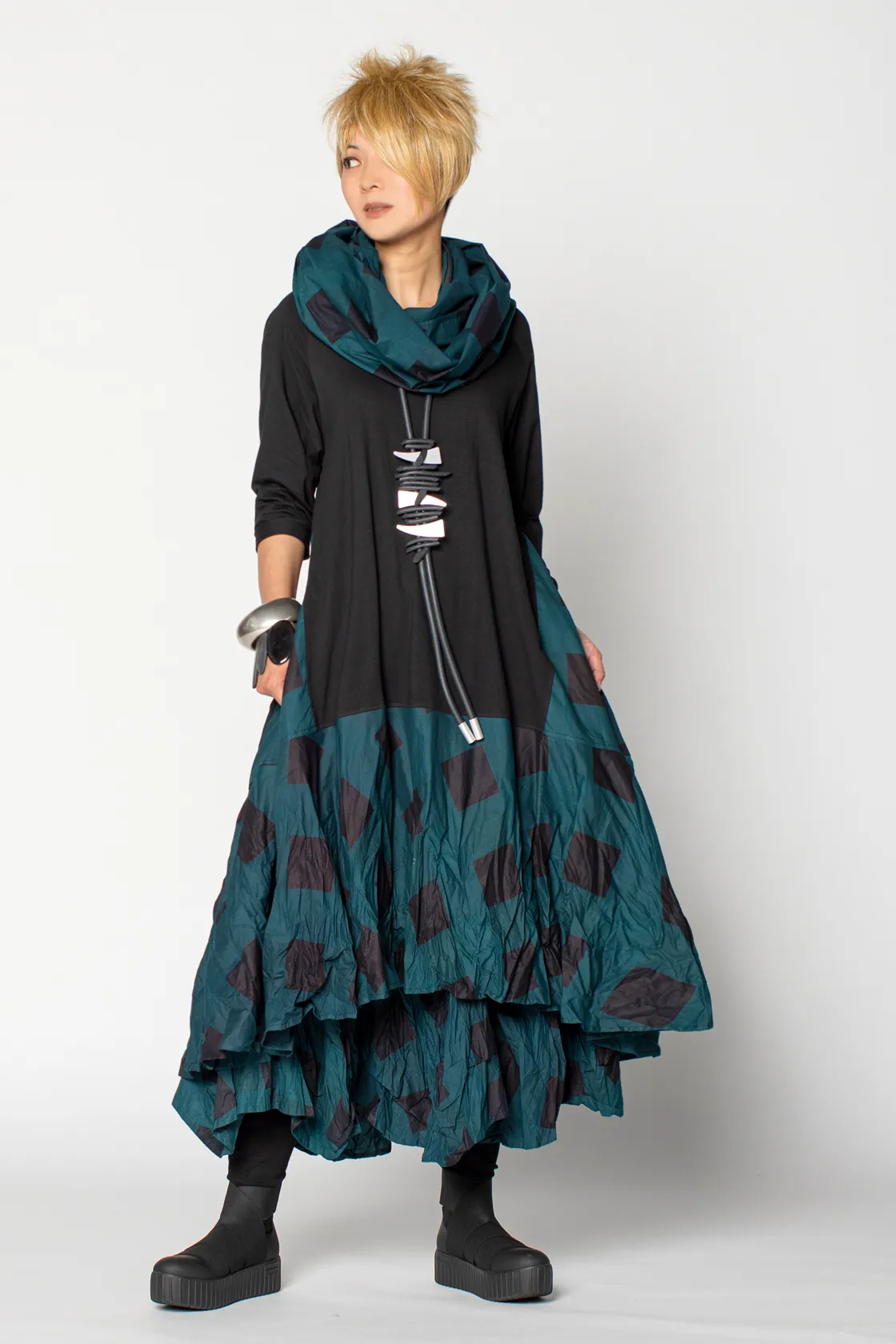 Manifold Skirt in Teal Nove Carnaby
