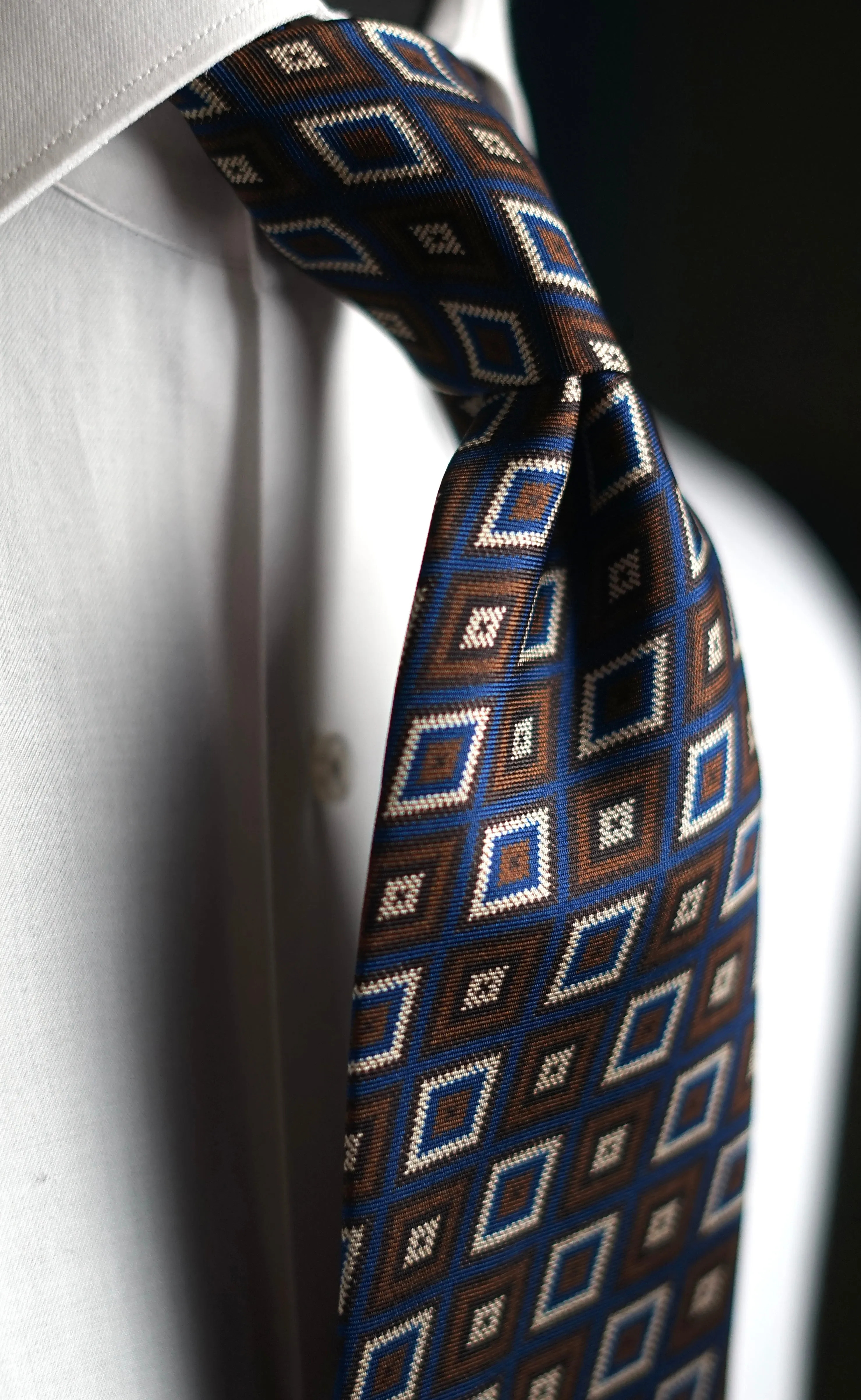 Sara Retro Silk Necktie